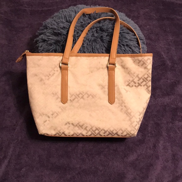 Tommy Hilfiger purse - Picture 2 of 6